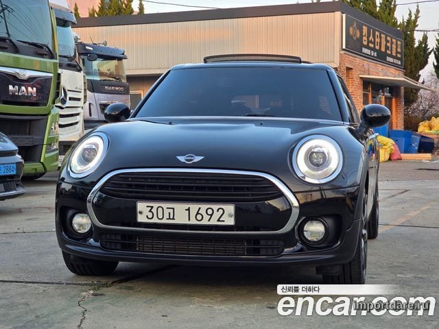 MINI COOPER D CLUBMAN 2018 — 120 000 км, чёрный, Корея — под ключ — фото 1