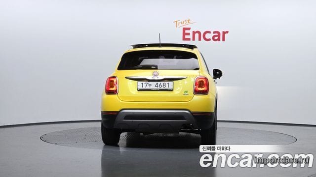 FIAT 500X сзади