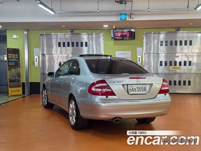 MERCEDES-BENZ CLK-CLASS C209 2002 — 107 000 км, серебристый, Корея — под ключ — фото 2
