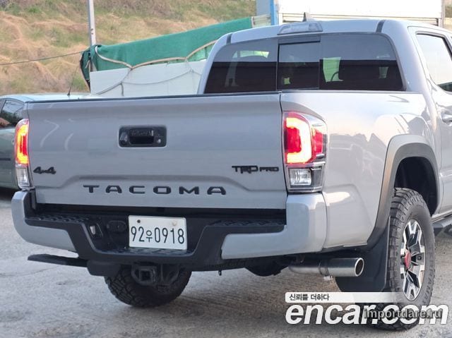 TOYOTA TACOMA 2018 — 133 300 км, Корея — под ключ — фото 4
