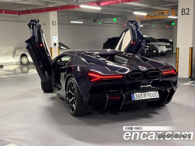 Lamborghini Revuelto интерьер