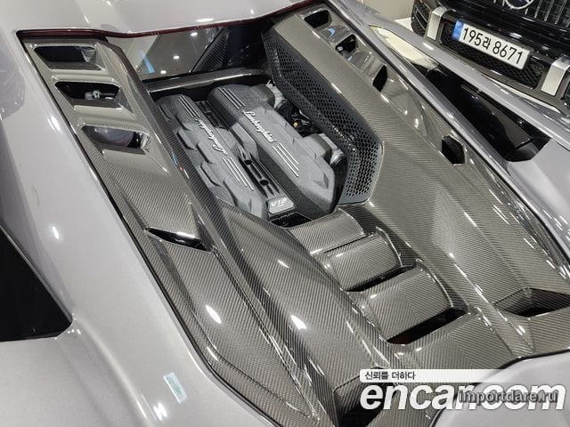 LAMBORGHINI REVUELTO 2025 — 270 км, серебристо-серый, Корея — под ключ — фото 6