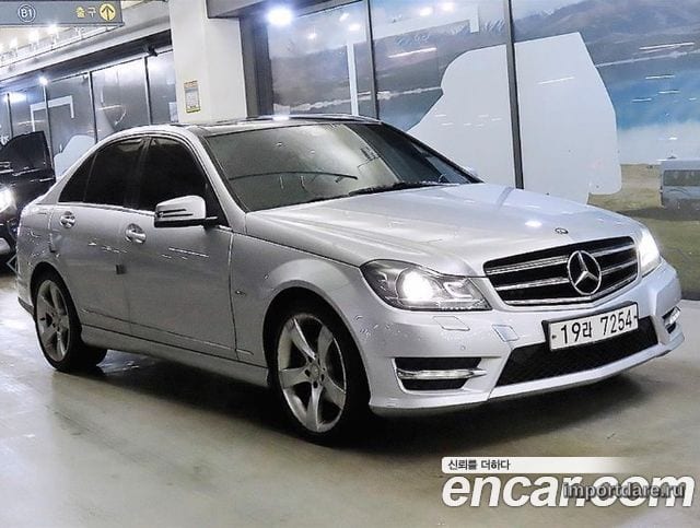 MERCEDES-BENZ C-CLASS W204 2014 — 136 225 км, серебристый, Корея — под ключ — фото 2
