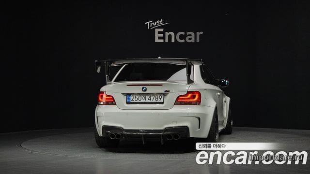 BMW 1M сзади