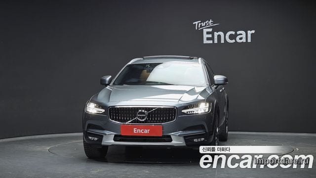 VOLVO V90 CROSS COUNTRY 2018 — 65 228 км, серебристо-серый, Корея — под ключ — фото 3