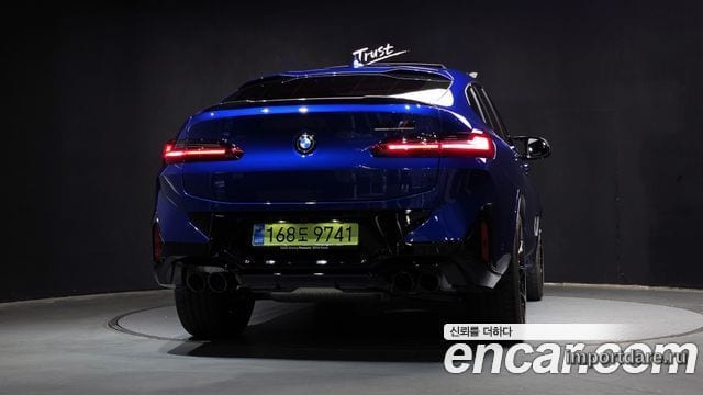 BMW X4 сзади