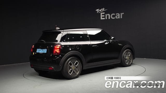 MINI COOPER ELECTRIC 2022 — 46 311 км, чёрный, Корея — под ключ — фото 2
