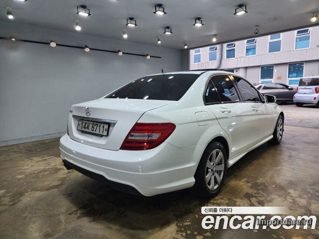 MERCEDES-BENZ C-CLASS W204 2013 — 92 858 км, белый-перламутр, Корея — под ключ — фото 4