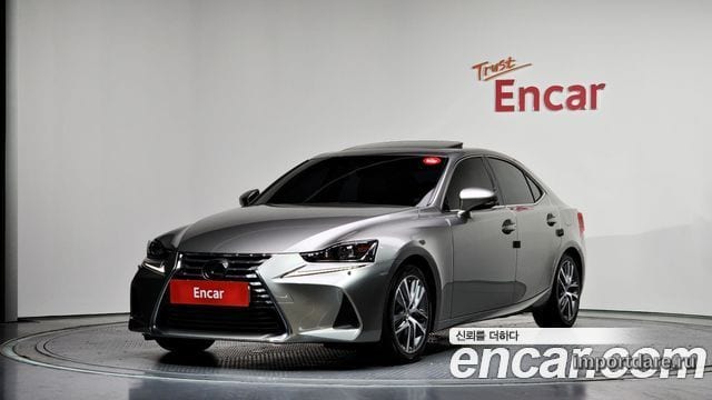 Lexus IS300 2019