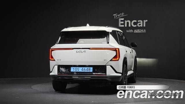 Kia EV5 сзади