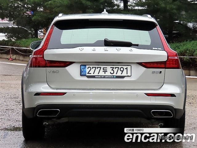 VOLVO V60 CROSS COUNTRY 2022 — 40 480 км, серебристо-серый, Корея — под ключ — фото 4