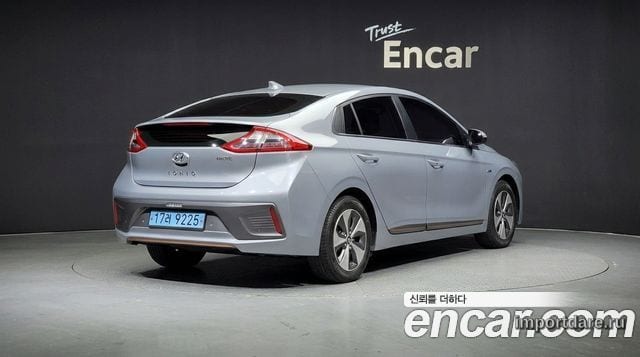 HYUNDAI IONIQ ELECTRIC 2018 — 61 597 км, серый, Корея — под ключ — фото 2