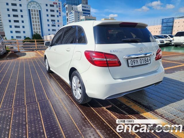 MERCEDES-BENZ B-CLASS W246 2017 — 177 539 км, белый-перламутр, Корея — под ключ — фото 2