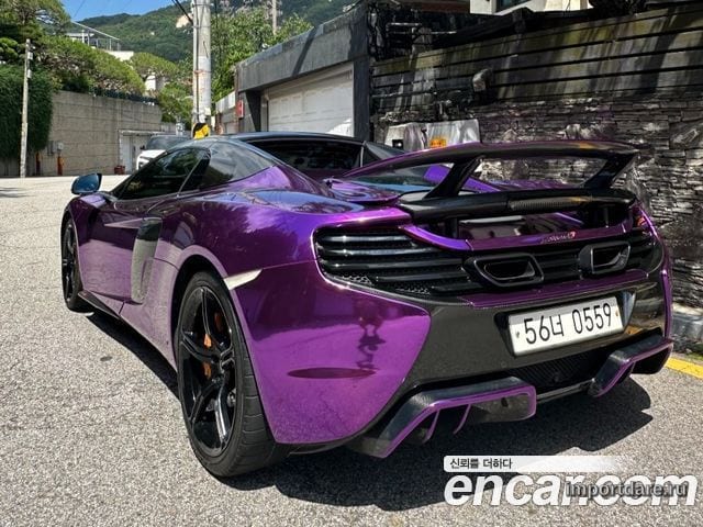 Mclaren 650S сбоку