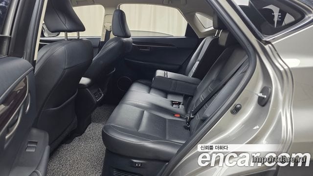 LEXUS NX300H 2017 — 140 973 км, серебристо-серый, Корея — под ключ — фото 12