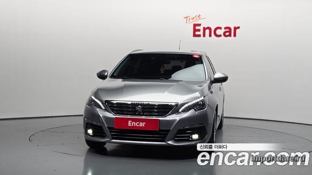 Peugeot 308SW интерьер
