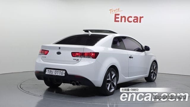 Kia Forte сбоку