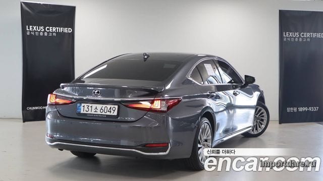 Lexus Es сбоку