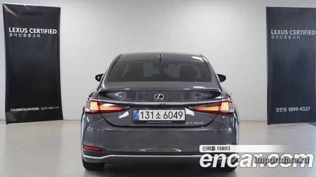 Lexus Es сзади