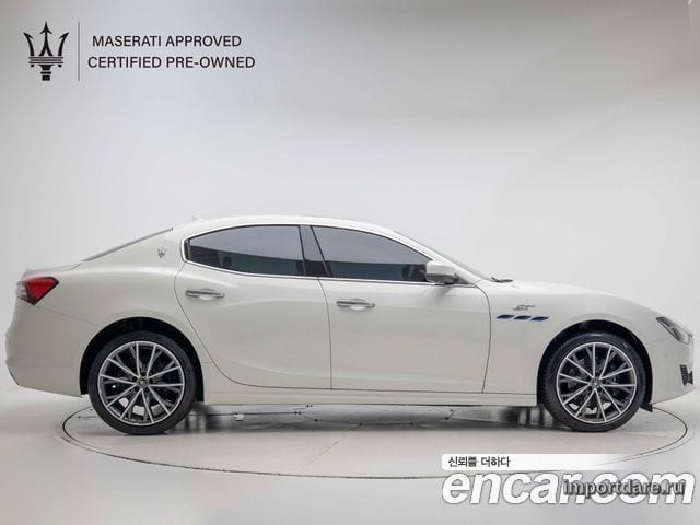 MASERATI GHIBLI 2023 — 6 580 км, белый, Корея — под ключ — фото 3