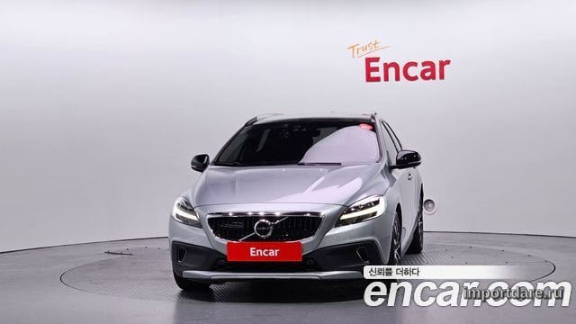 Volvo V40 интерьер