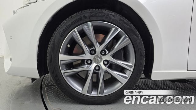 Lexus IS200T детали