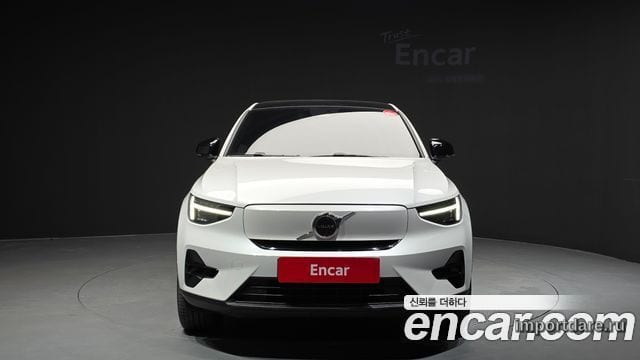 Volvo C40 Recharge интерьер