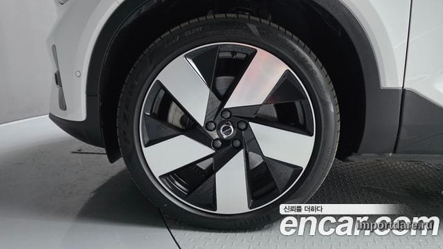Volvo C40 Recharge детали