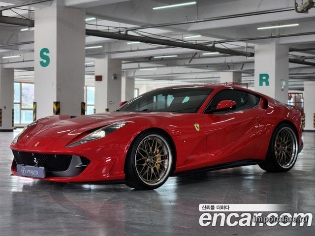 Ferrari 812 2019