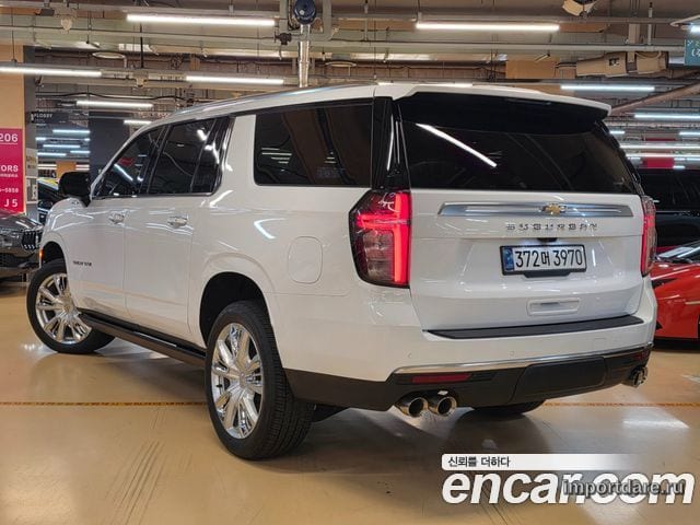 Chevrolet Suburban Van сбоку