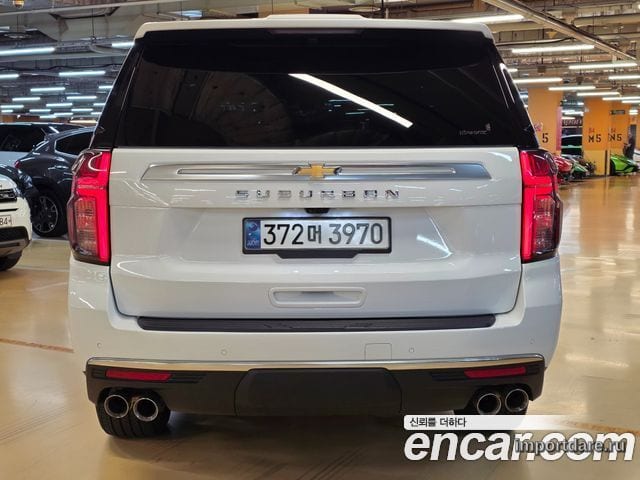 Chevrolet Suburban Van сзади
