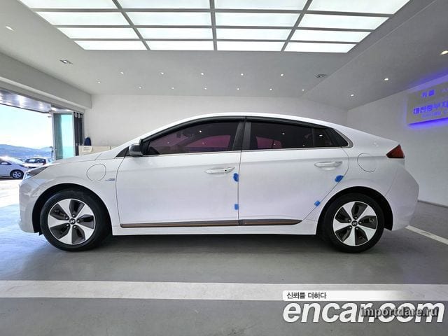 HYUNDAI IONIQ ELECTRIC 2017 — 98 765 км, белый, Корея — под ключ — фото 4