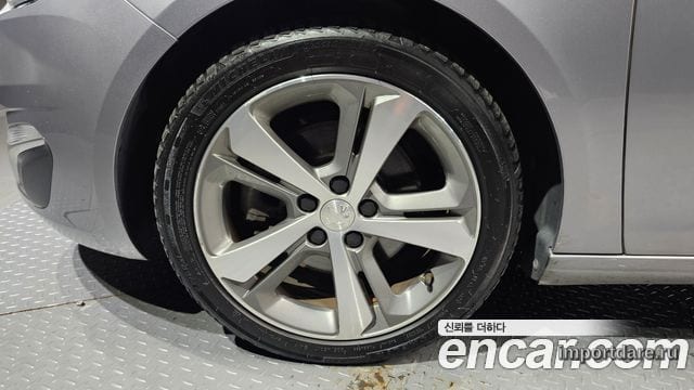 PEUGEOT 308 2015 — 169 749 км, серебристо-серый, Корея — под ключ — фото 5