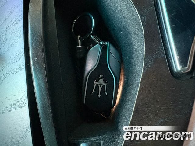 MASERATI QUATTROPORTE 2016 — 93 500 км, Корея — под ключ — фото 6