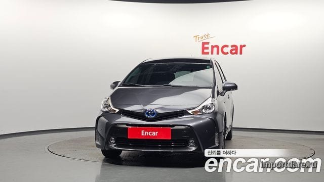 Toyota Prius V интерьер