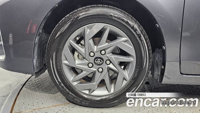 Toyota Prius V детали
