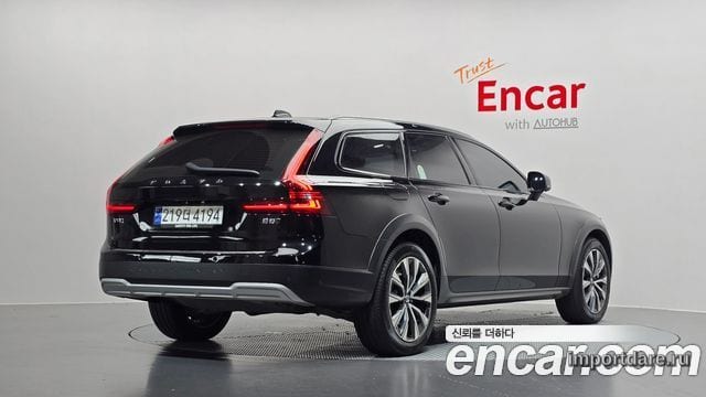 Volvo V90 2024