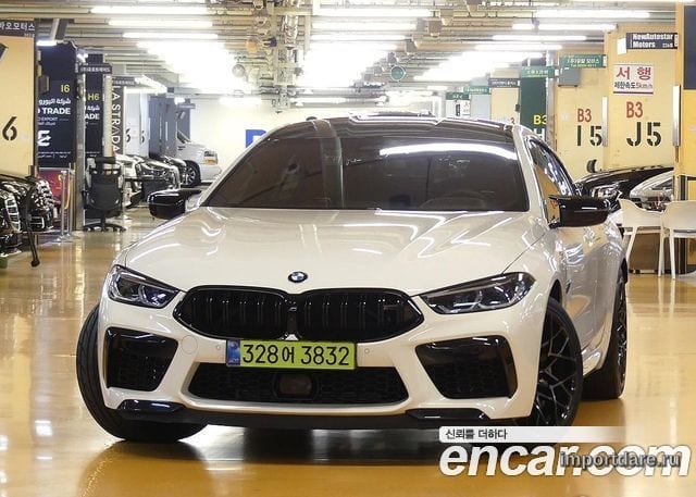 BMW M8 интерьер