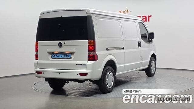 DFSK C35 сбоку