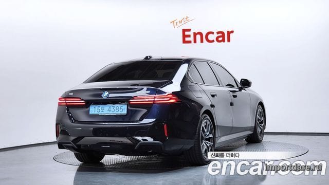BMW I5 сбоку