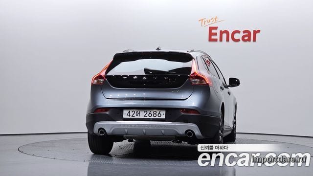 VOLVO V40 CROSS COUNTRY 2019 — 91 200 км, серый, Корея — под ключ — фото 4