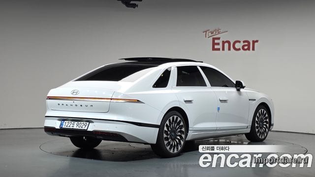 Hyundai Grandeur сбоку