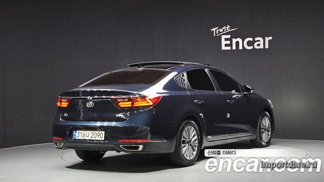 Kia K7 Hybrid сбоку