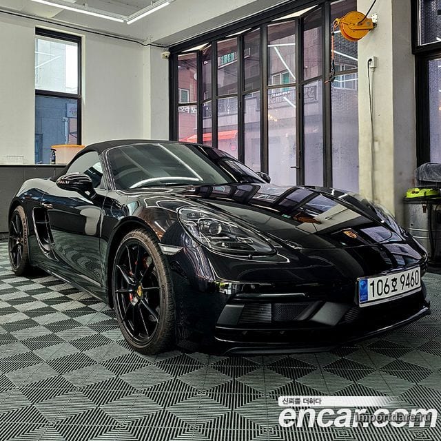 Porsche 718 Boxster сбоку