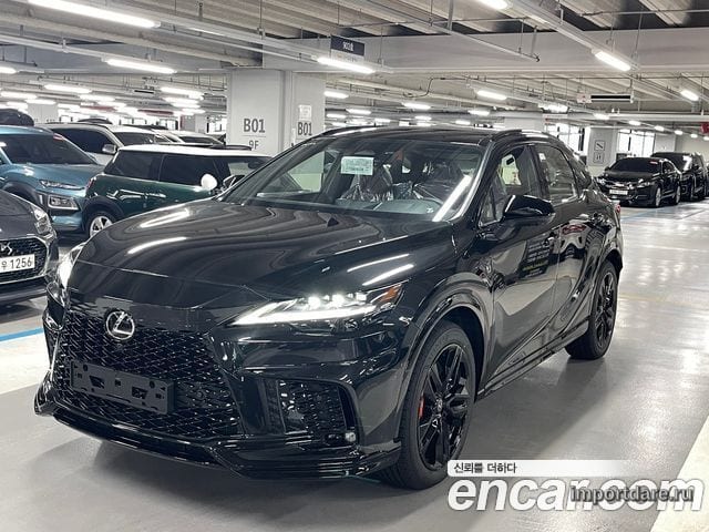 Lexus RX500H сбоку