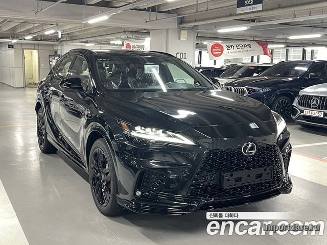 Lexus RX500H интерьер