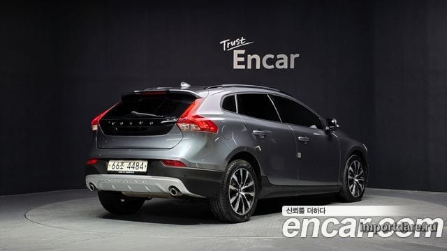 VOLVO V40 CROSS COUNTRY 2019 — 90 665 км, серый, Корея — под ключ — фото 2