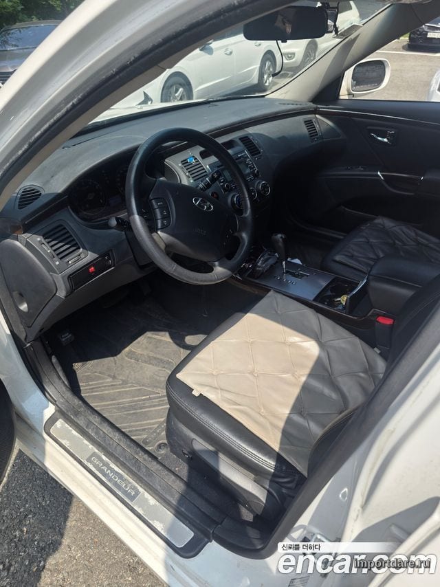Hyundai Luxury Grandeur сбоку