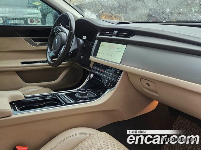 JAGUAR XF 2017 — 132 822 км, тёмно-зелёный, Корея — под ключ — фото 6