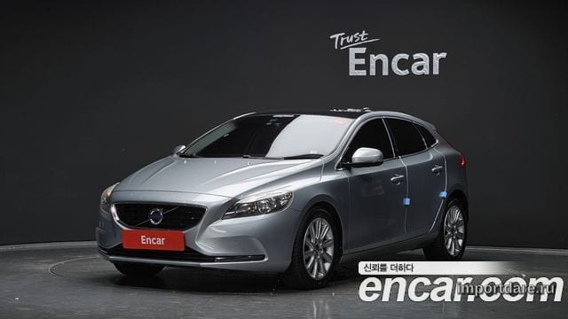 VOLVO V40 2015 — 164 717 км, серебристо-серый, Корея — под ключ — фото 1